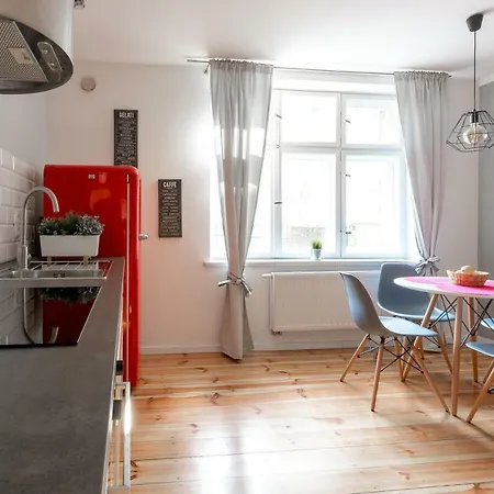 Red Fridge House - Stayinwroclaw Apartmán Vratislav